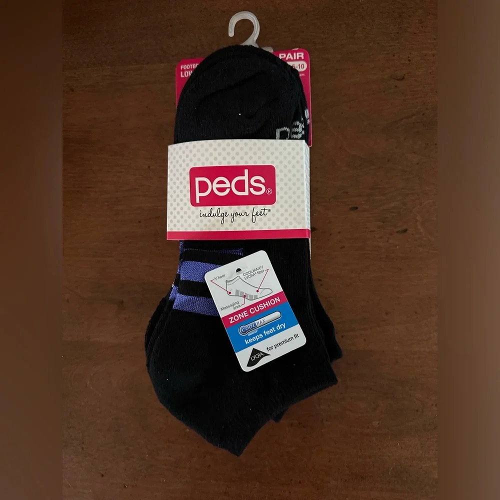 Peds 3 pair black cool max foot cushioned low cut socks